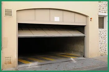 Quality Garage Door Service Hales Corners, WI 414-949-5008 - hom-cont-gr-22m